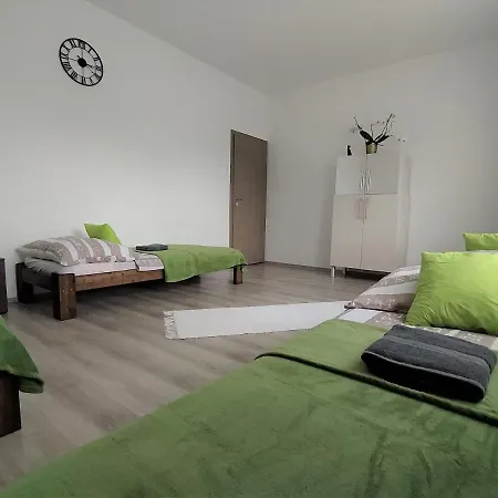 Elizabeth Vendeghaz Balatonfuzfon A Strandnal Villa Balatonfůzfő