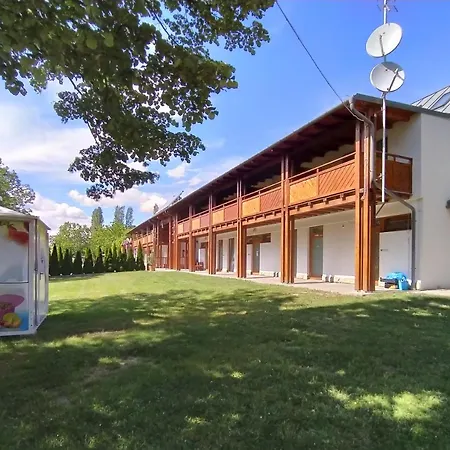 Villa Elizabeth Vendeghaz Balatonfuzfon A Strandnal *