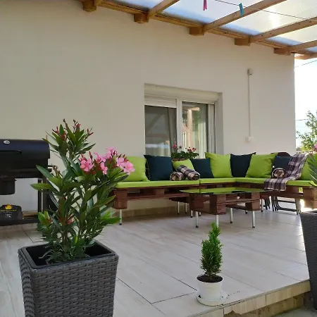 Elizabeth Vendeghaz Balatonfuzfon A Strandnal Villa *