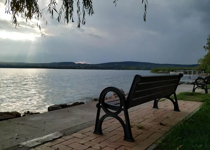 Elizabeth Vendeghaz Balatonfuzfon A Strandnal Вилла