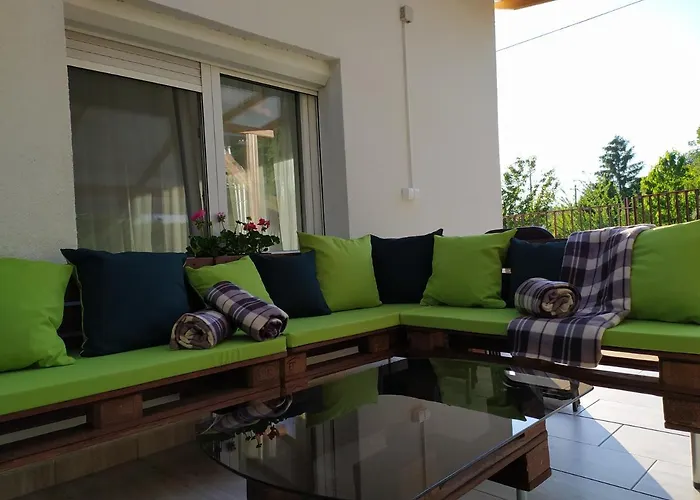 Elizabeth Vendeghaz Balatonfuzfon A Strandnal Балатонфюзфё