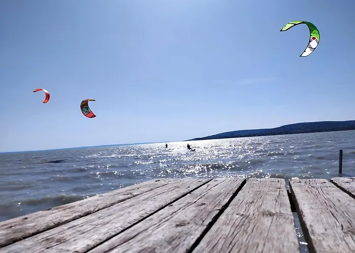 Villa Elizabeth Vendeghaz Balatonfuzfon A Strandnal Balatonfuzfo
