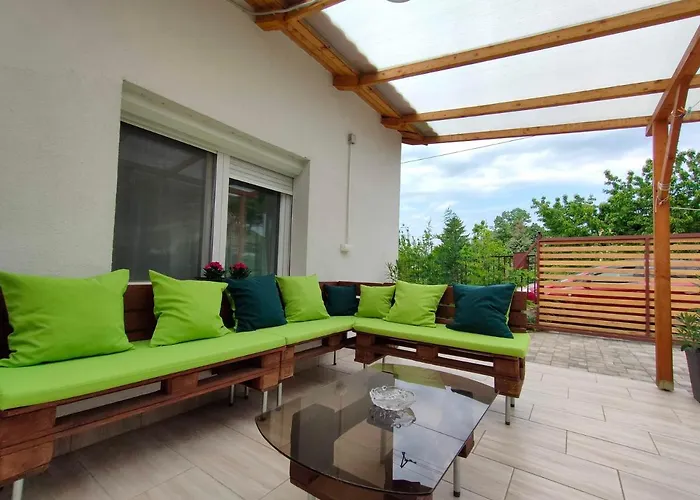 Вилла Elizabeth Vendeghaz Balatonfuzfon A Strandnal *